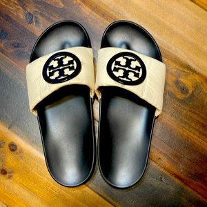 Cute slip on slides perfect for summer or a beach day.